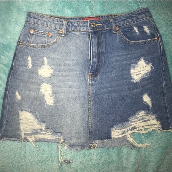 Survival of the Fittest Skirt - Picture 4 of 4